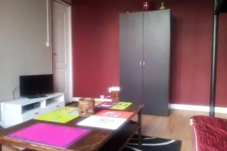 Near Paris Métro Robespierre Appartamento